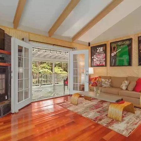 Hau'Oli Place Tiki Cottage In Volcano Eksteriør bilde