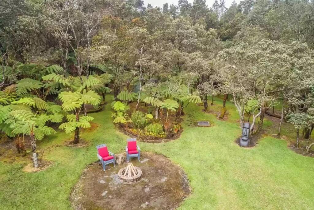 Hau'Oli Place Tiki Cottage In Volcano Eksteriør bilde